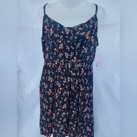 3/$10 NWT Wild Fable Midi Dress, jrs. Large, black floral - Picture 5 of 9